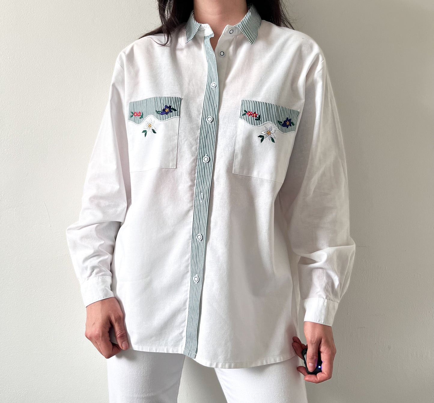 Cotton shirt with embroidery