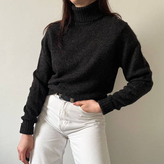 Shetland wool dark brown turtleneck