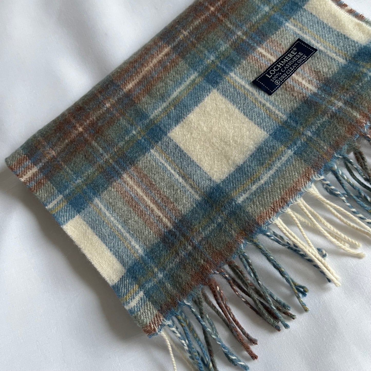 100% cashmere checkered scarf