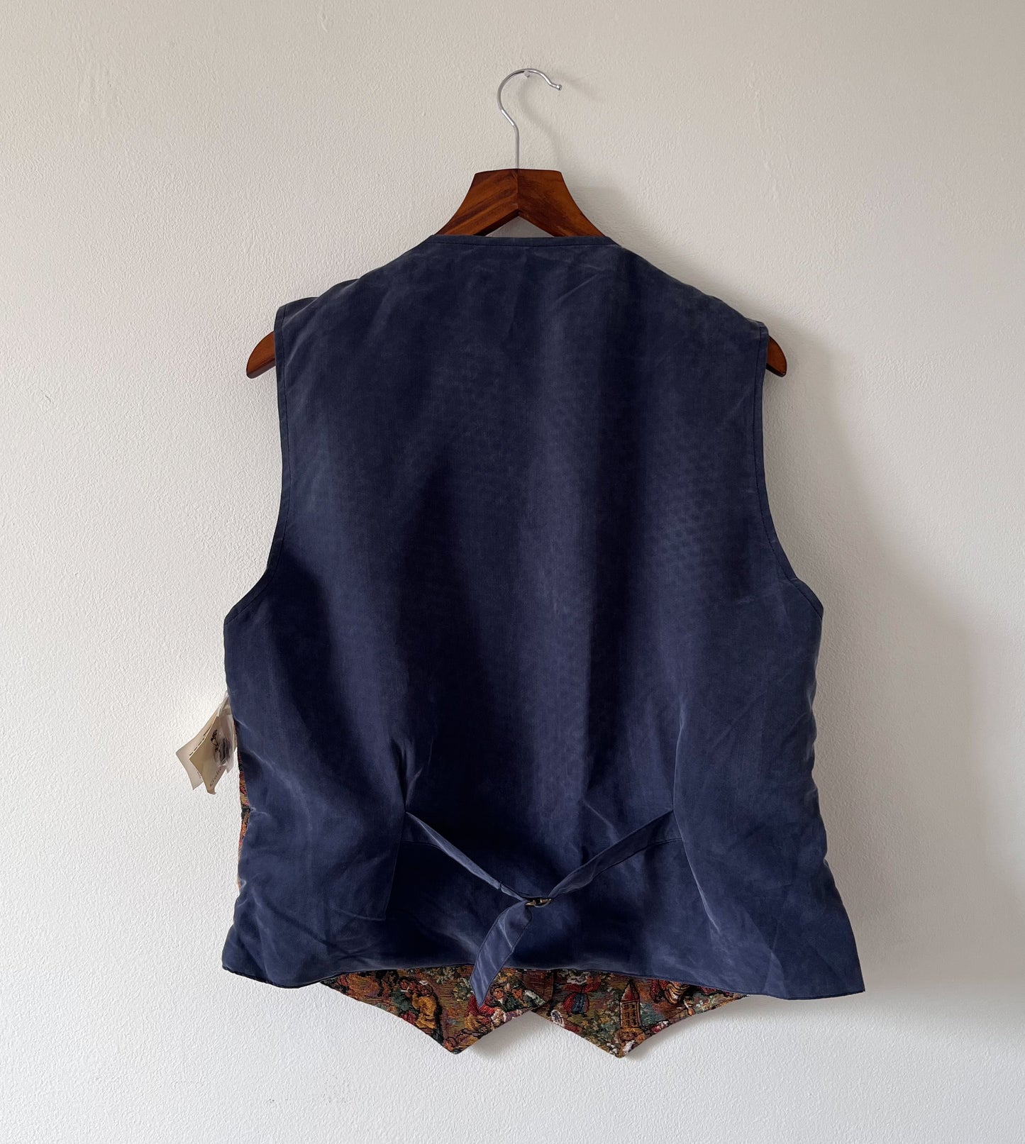 Tapestry waistcoat with tags