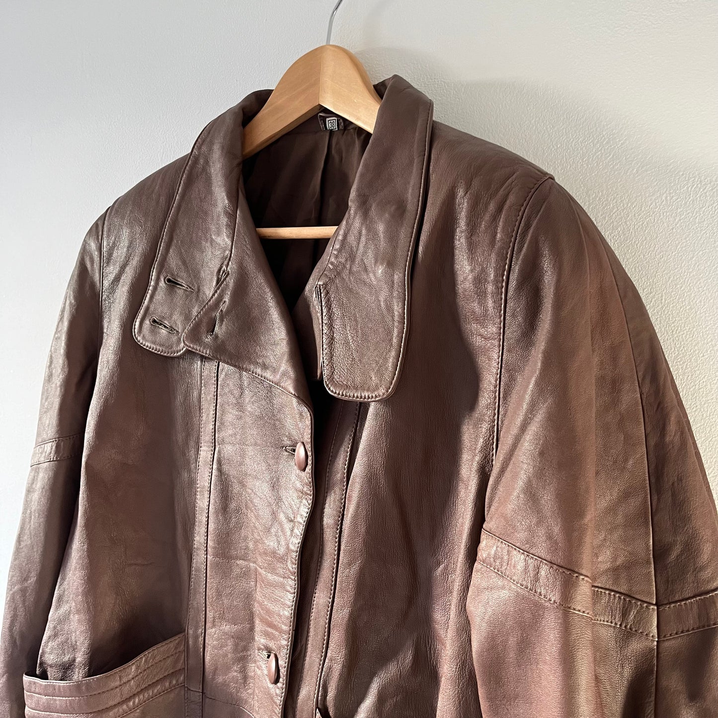 Brown 80’s leather jacket